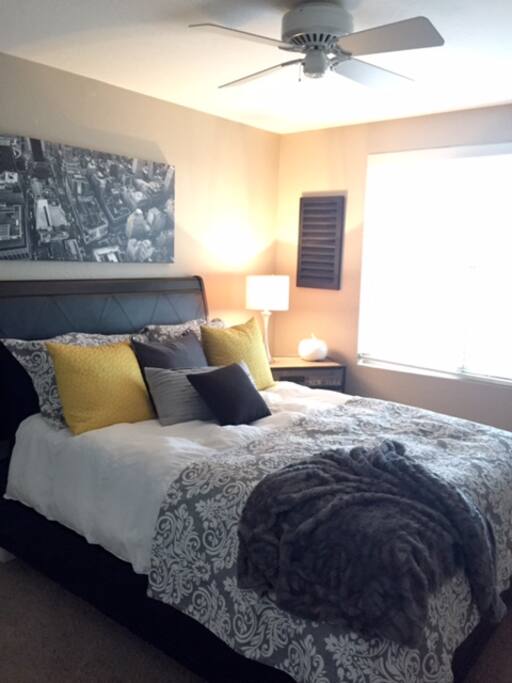 Queen size bedroom