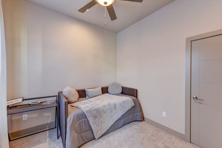 ทวินเดย์เบดและทรันเดิล 