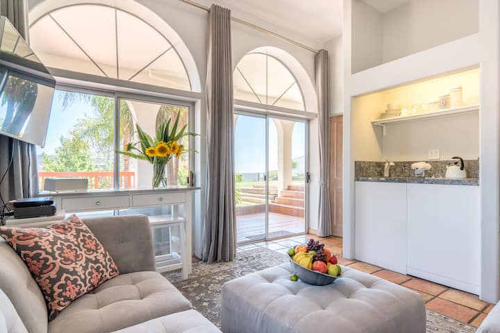 Ocean View  Private 2 Br Guest Apt W/ Large Yard - Malibu, CA