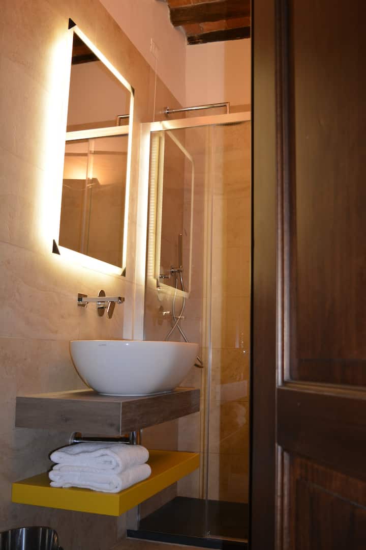 房客在住宿期间提供床上用品和毛巾。 