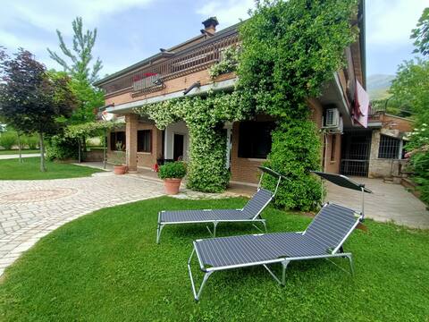 Brick Red
~countryhouse~
       Sulmona