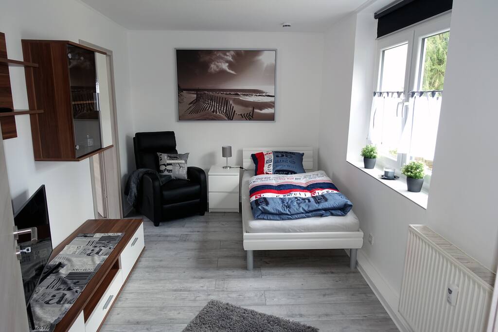 Wohn- und Schlafzimmer (Ansicht1)