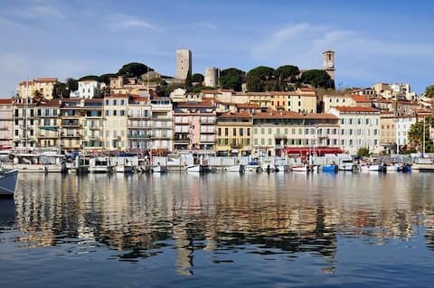 Airbnb performant: Yacht boat located in the center of Cannes à Cannes