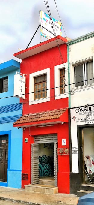 Frente del Hostel // Front of the Hostel