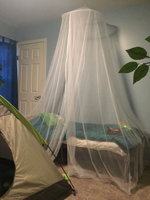 Children's room (foam mattress in tent and on cot)