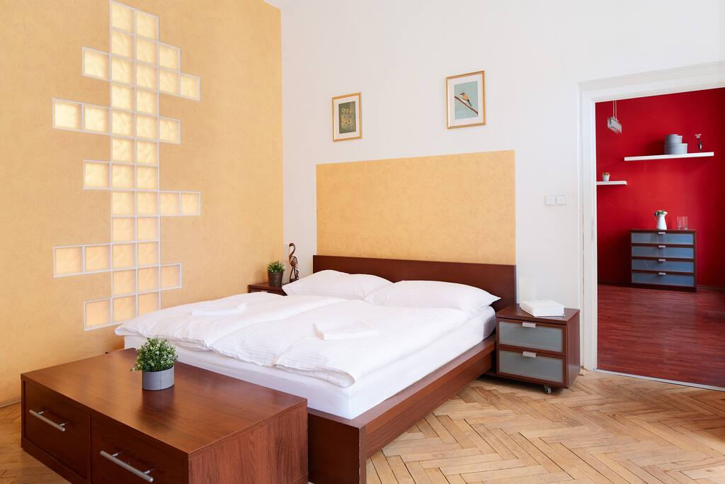 Nice calm bedroom