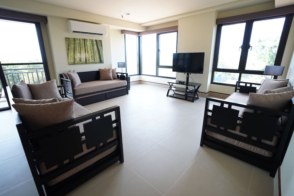 Huge living area with 3 x sofa beds