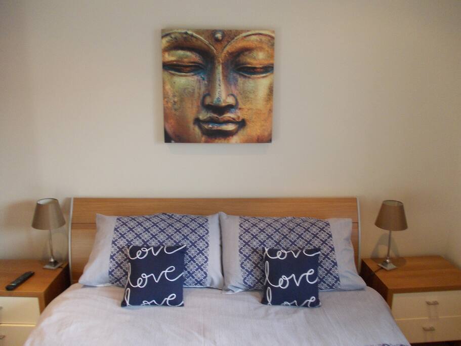 Sailors Rest double bedroom with king size bed and Freeview TV.