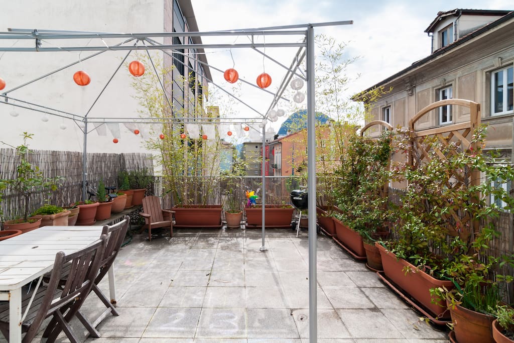 Huge terrace with herbs and vegetables, dining table for 8 and kiddies pool