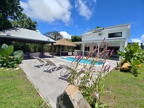 villa piscine jaccuzi billard babyfoot ping pong