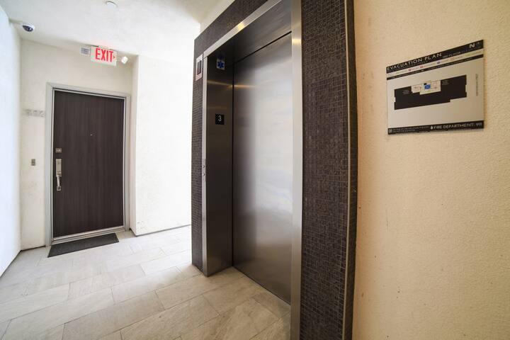 “Two Story Penthouse in Beverly Hills” gallery image 3