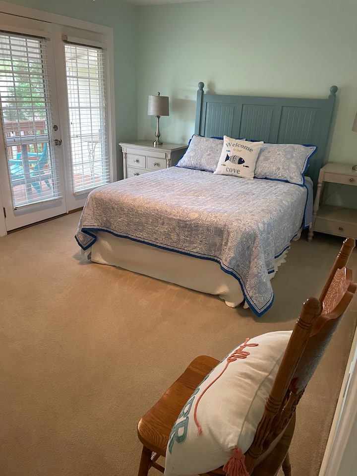 Dormitorio principal con balcón