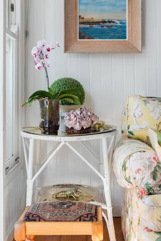 Breathe the Ocean Air at a Charming Beach Cottage gallery image 2
