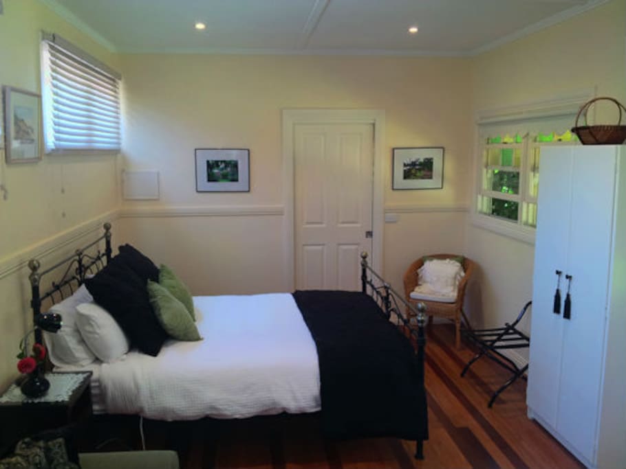 Queen Bed