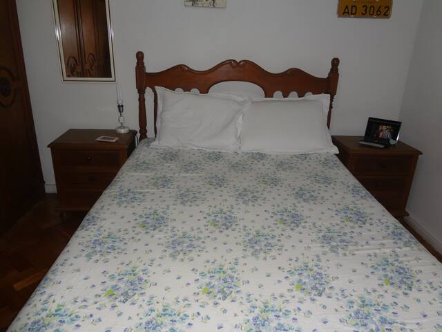 RJ Tijuca Metrô Saens Pena p/ 8 pessoas gallery image 5