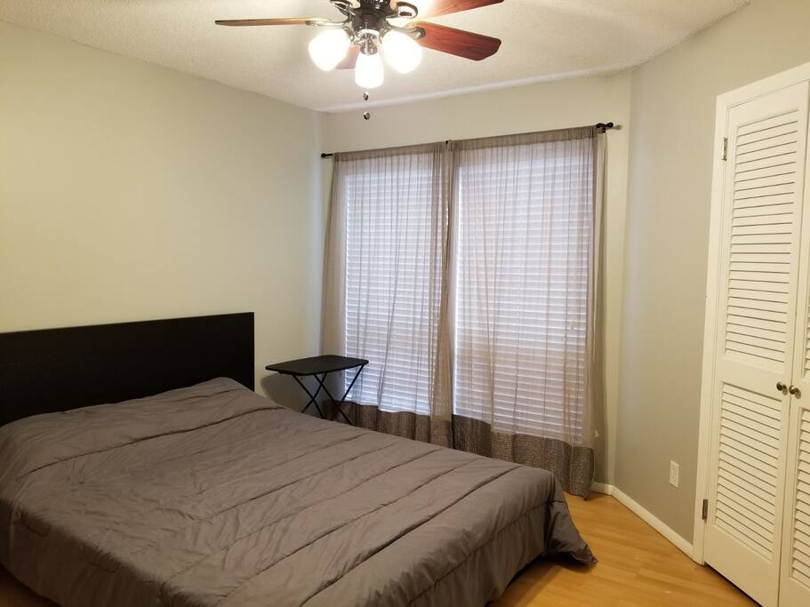 Private room for guest with a Queen Bed