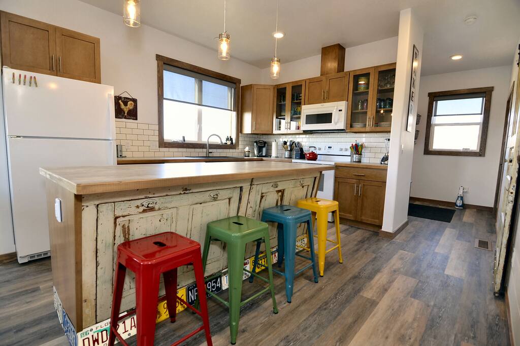 Fun & Fully Furnished