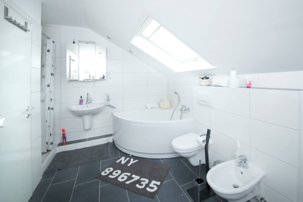 Große Badezimmer