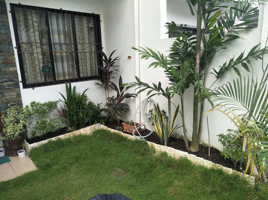 Small size garden makes you really feel at home