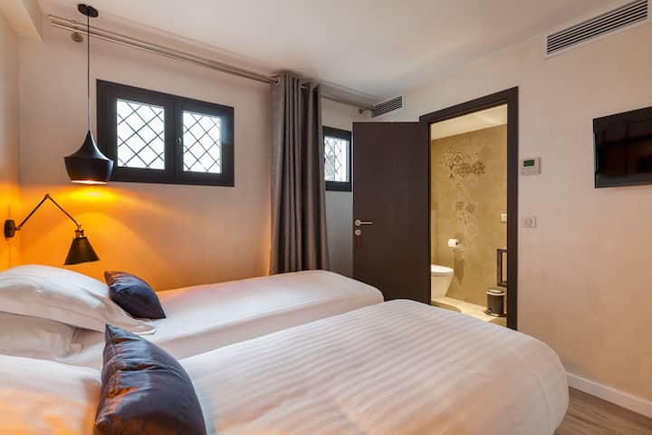 Ორადგილიანი ან ერთადგილიანი საწოლები მოთხოვნისამებრ! 