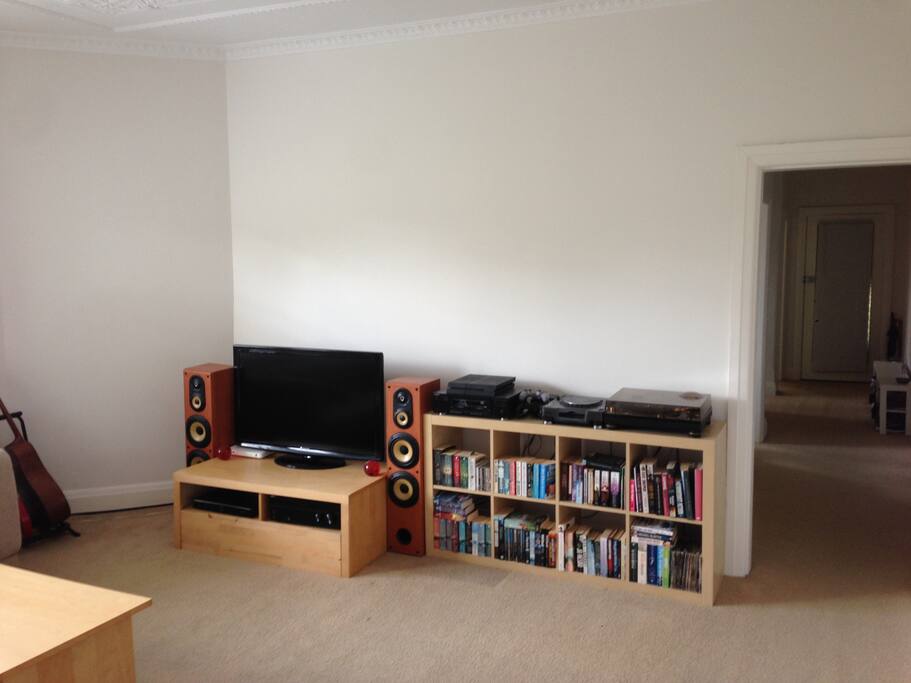 Foxtel and wi-fi included