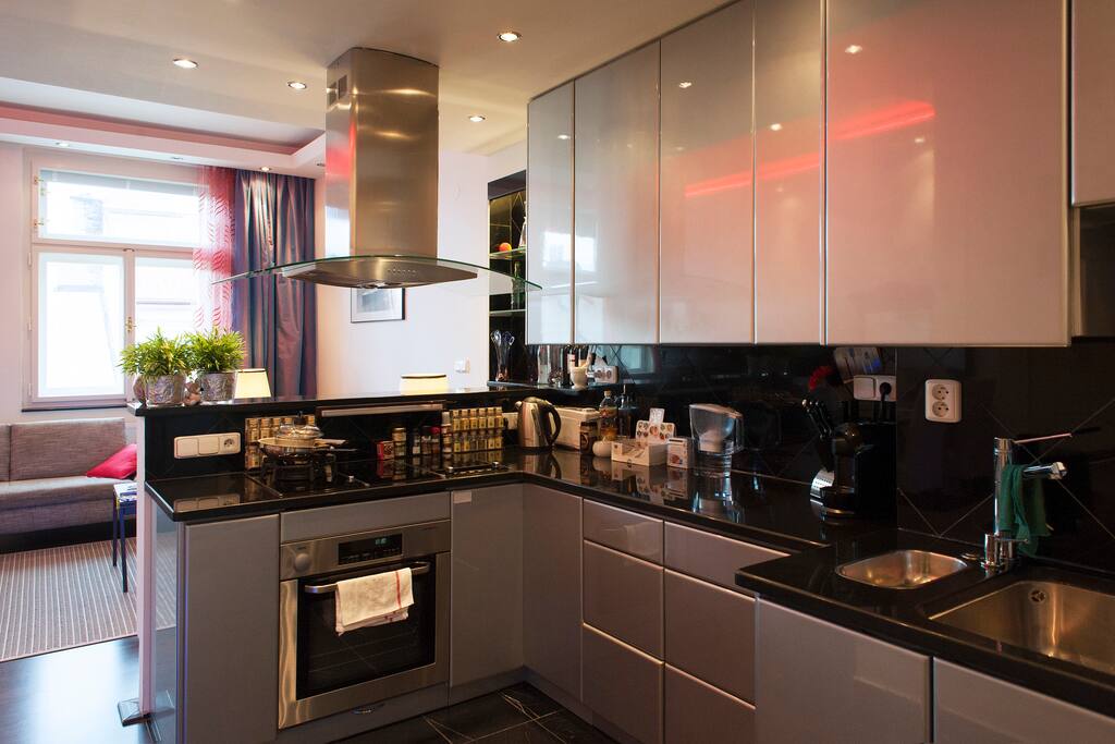 Fully equipped, modern kitchen
