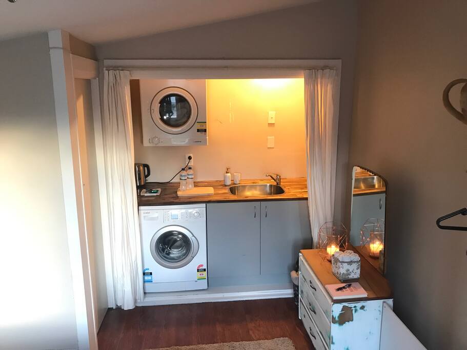 Your own kitchenette with tea and coffee facilities, toaster and breakfast food provided. You have full use of the washing machine and dryer.