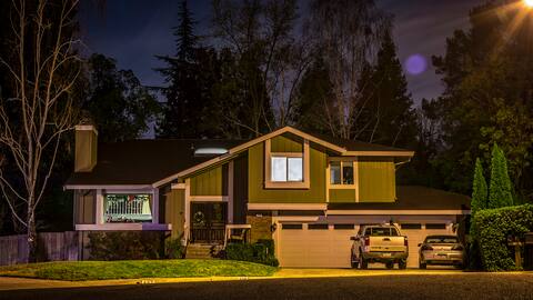 Entire house in a beautiful and serene cul-de-sac