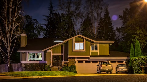Entire house in a beautiful and serene cul-de-sac
