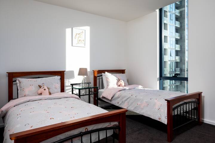 HUGE SAVE!FACE CROWN CASINO!CLOSE EVERYTHING!FREE gallery image 5