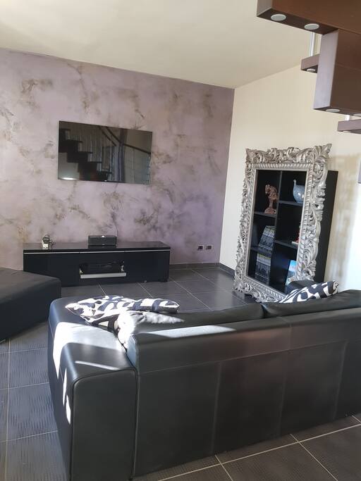 Sala con tv