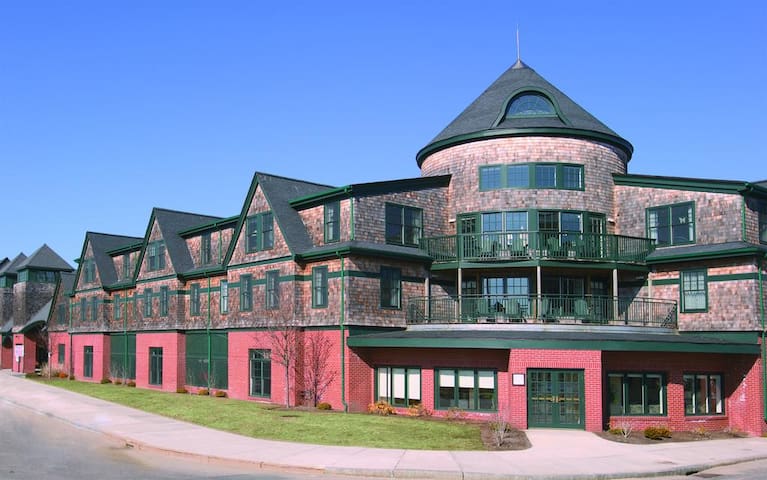 Wyndham Long Wharf Resort