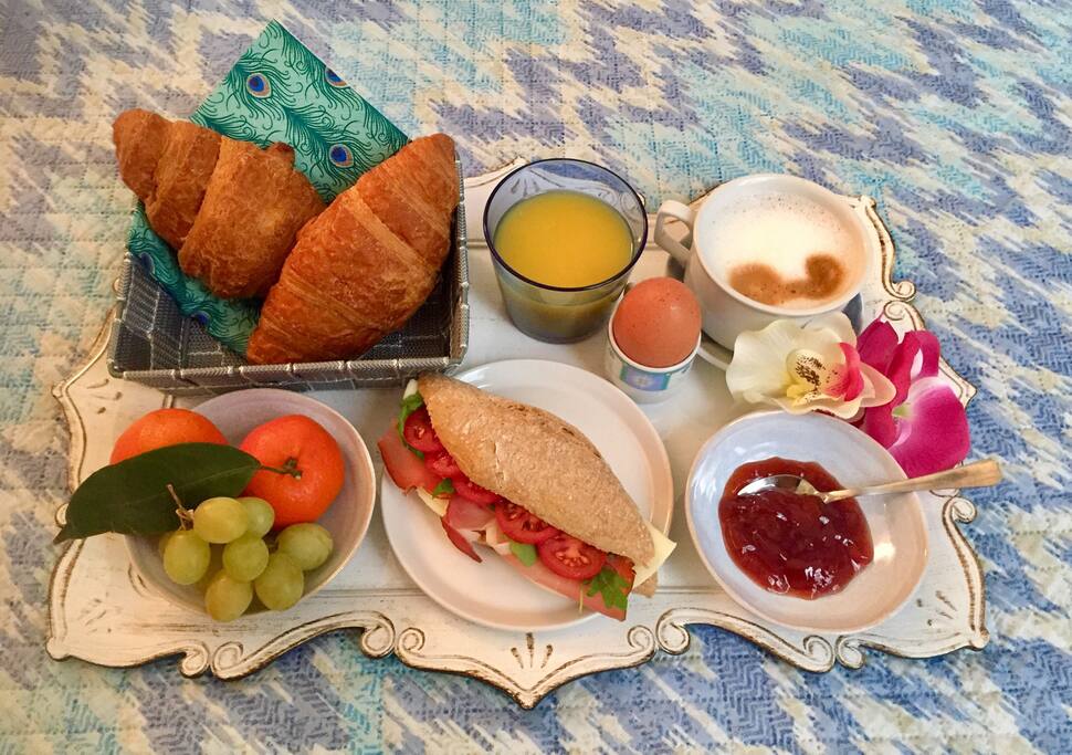 Delicious breakfast in bed! 7 euros per person :)