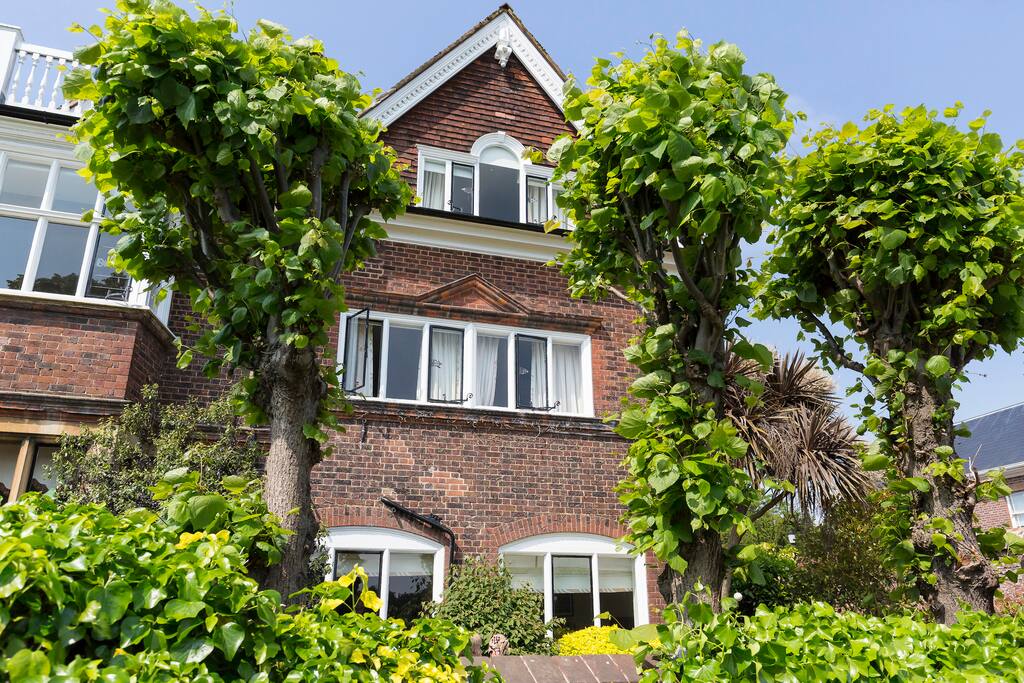 Your self-contained wing with direct views over Wimbledon Common