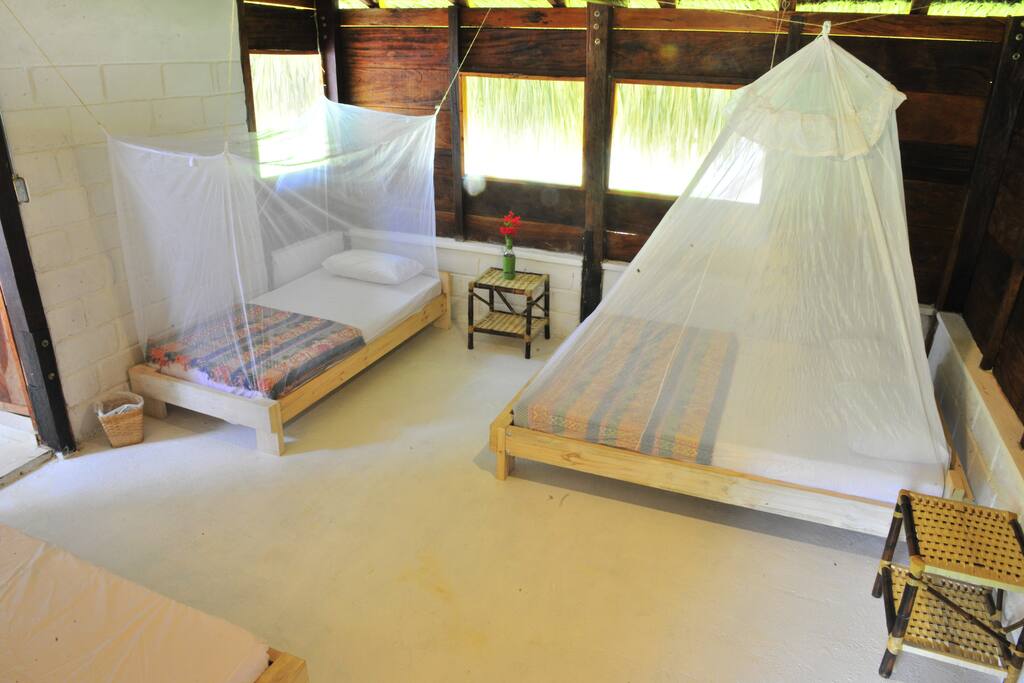 Habitación privada (habilitada para máximo 4 personas)