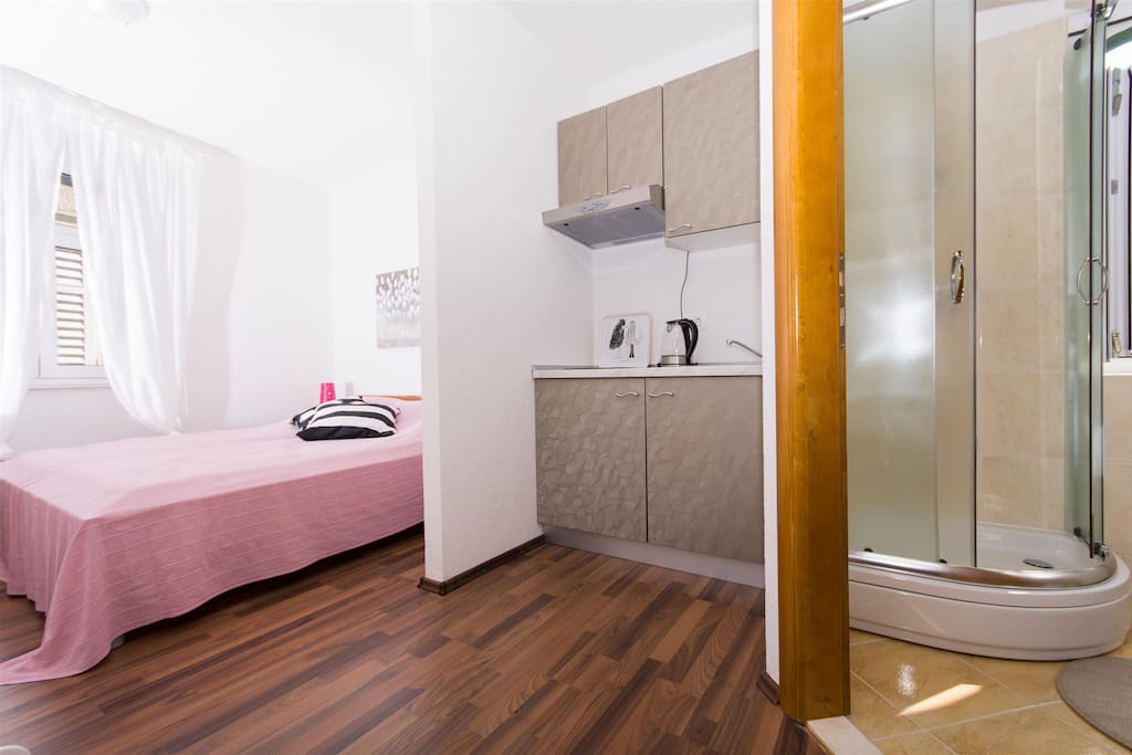 T-place studio apartment Trogir old town