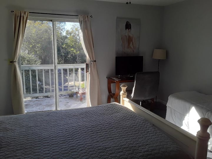 Folly Townhome - Walk To Beach, Center Street - Folly Beach, SC