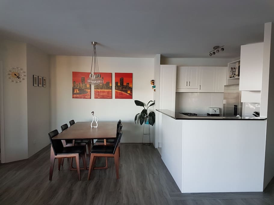 Dining & kitchen