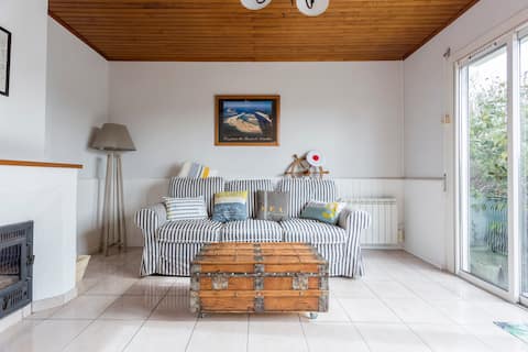 Successful Airbnb property: Typical Arès house, Arcachon Bay, 8 people in Arès