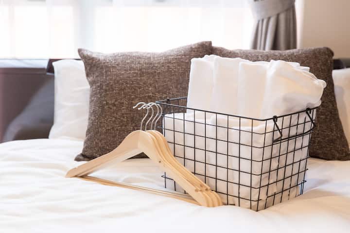 Samo na jednom katu!
Svaka soba u kojoj nema kontakta, samostalna soba!
Čak i u slučaju pandemije bolesti COVID-19 usvojit će se dolazak u smještaj koji nije moguć u smještaj!