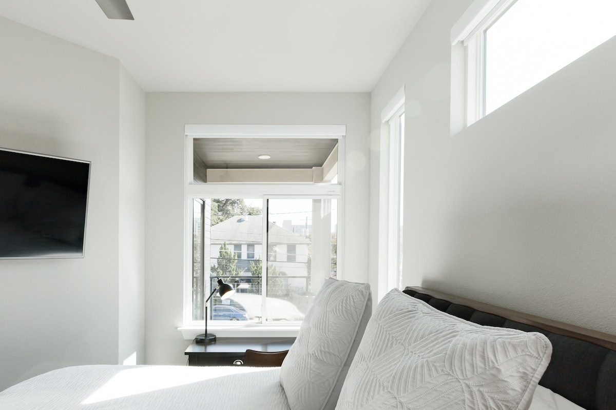 Capitol View Condos by One Fine Bnb - Paramount