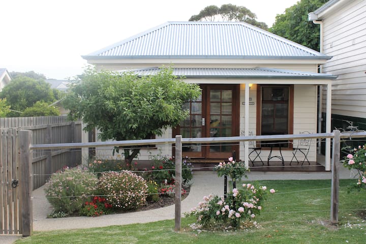 Airbnb Queenscliff Holiday Rentals Places To Stay