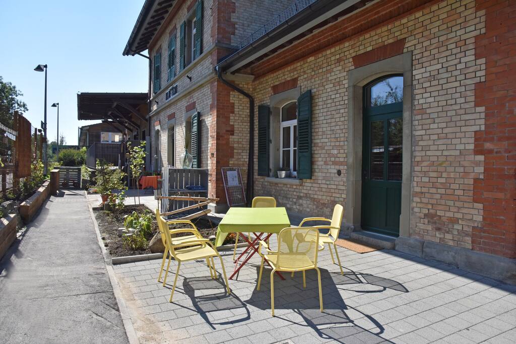 Veranda vor dem WARTESAAL