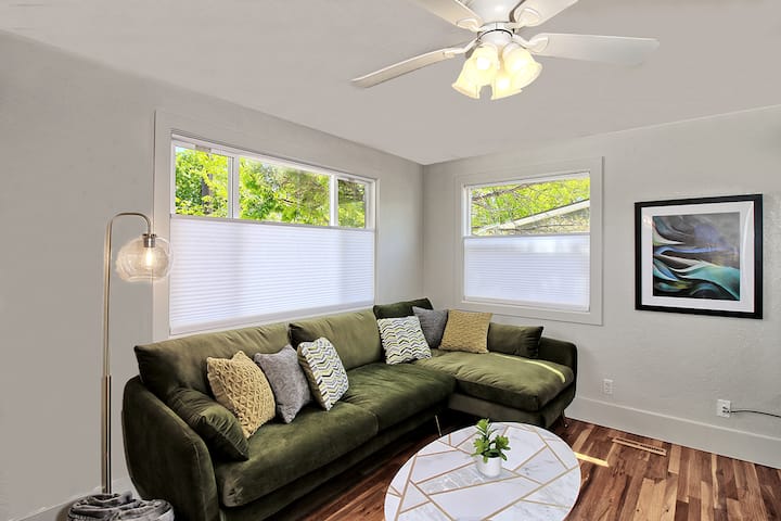 Charming Midcentury Bungalow In Downtown Fruita - Fruita, CO