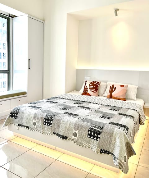 Lovely Bright 3BR Apt M-Town near Mall Serpong