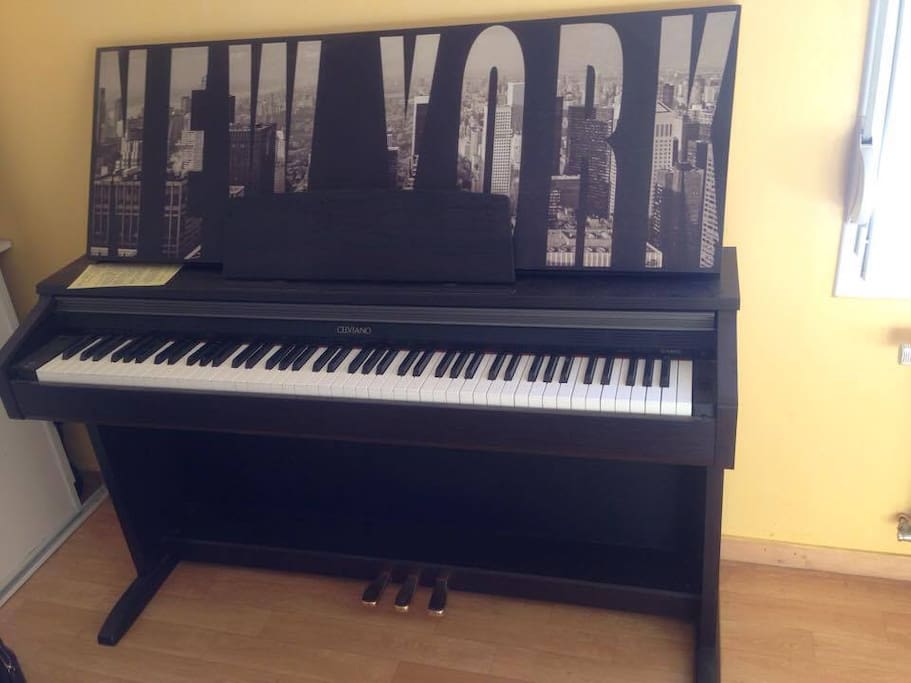 piano à disposition