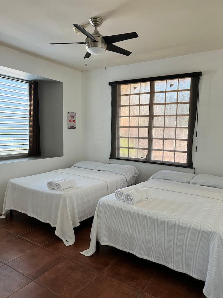 Bedroom 2/Dormitorio 2
2 Full Size Beds