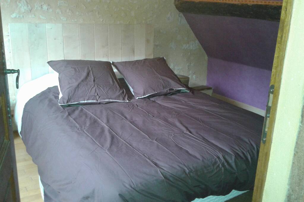 Chambre principal, possibilité de mettre un lit parapluie BB