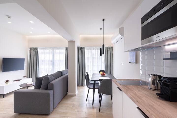 Family 2BDR apartment with Balcony,central located gallery image 4