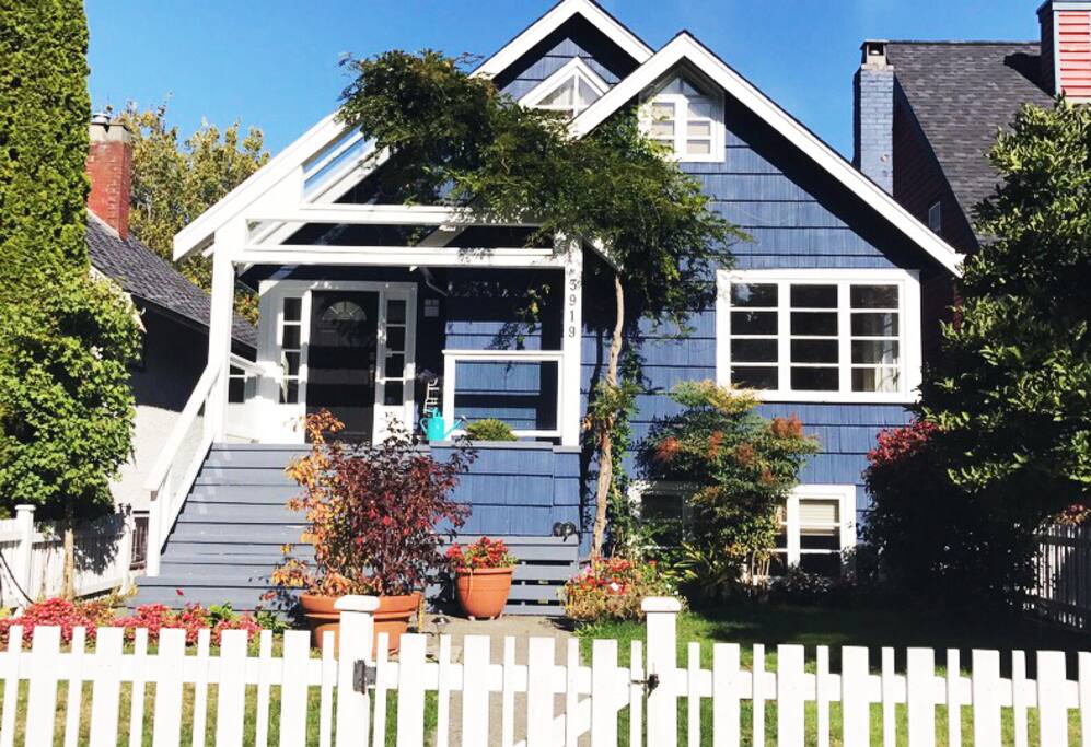 FRONT OF THE HOUSE